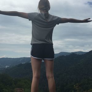 Meet your Posher, Allison